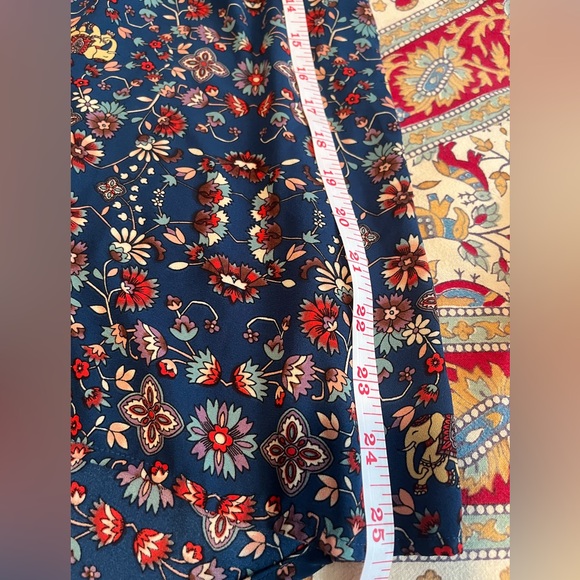 Love1 forever21 Xs slouchy chiffon blouse with elephant pattern. - Picture 11 of 11